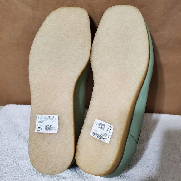 SOLD Clarks wallabee - Picture 9 of 15